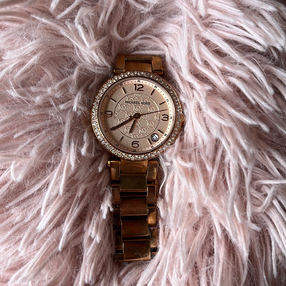 Michael Kors Rose gold watch